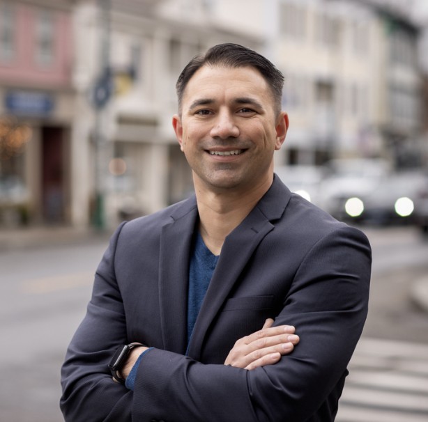 Lewis Jump III, real estate agent